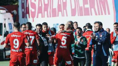 Ümraniyespor play-off yolunda