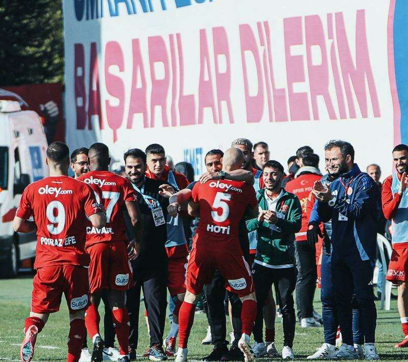 Ümraniyespor play-off yolunda