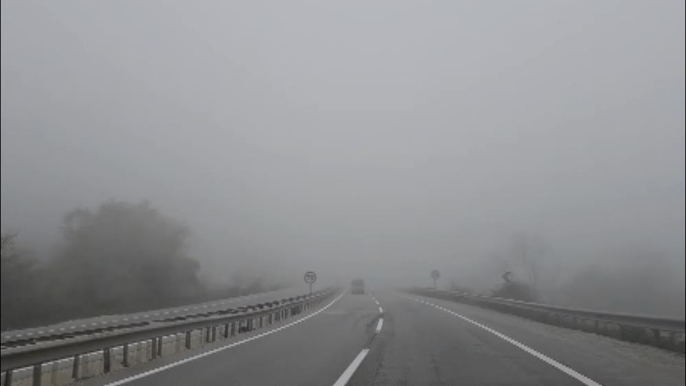 Sis Bursa’da trafiği kilitledi…İstanbul yolunda göz gözü görmedi