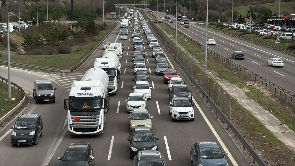 Bayram trafiği durma noktasına geldi