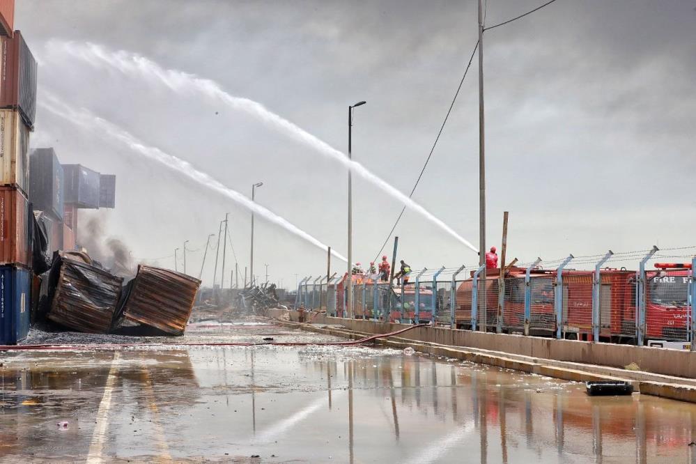 İran’da limandaki patlamada can kaybı 65’e yükseldi