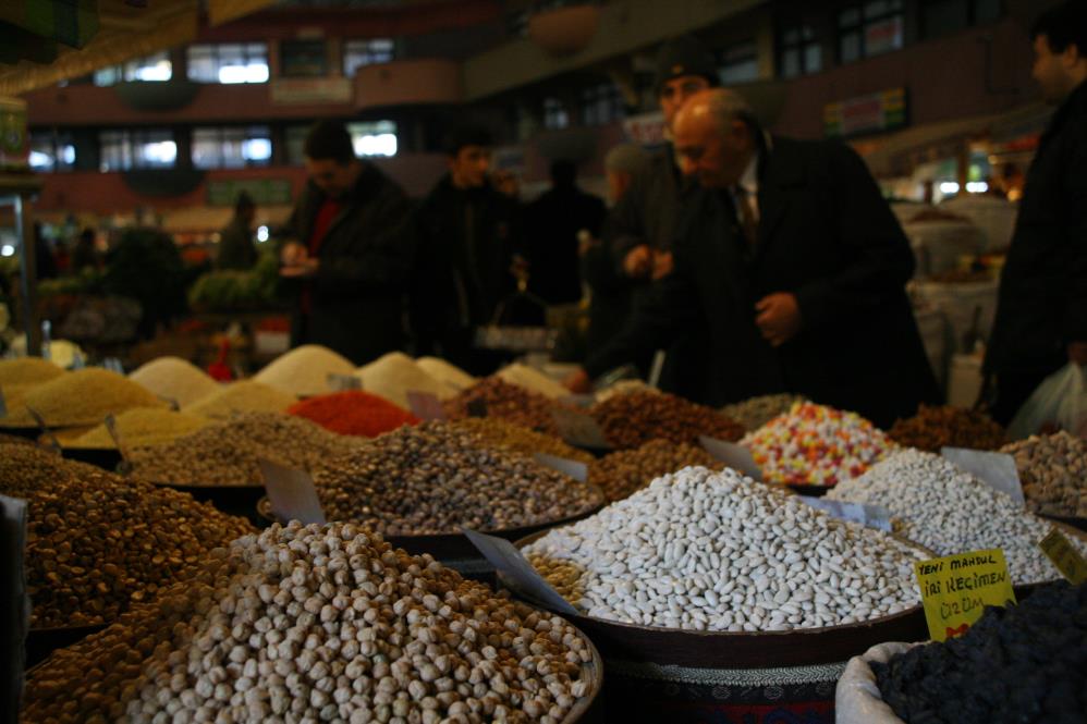 Bazı bakliyat ve yem bitkilerindeki üretimle iç tüketimi karşılayamıyoruz
