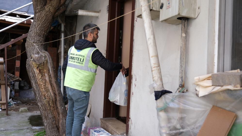 İnegöl Belediyesi’nden ihtiyaç sahiplerine destek