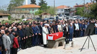 Motosiklet kazasında hayatını kaybeden astsubay Bursa’da son yolculuğuna uğurlandı