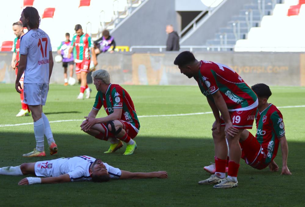 Bursaspor’un rakibi Karşıyaka’da kriz bitmiyor!