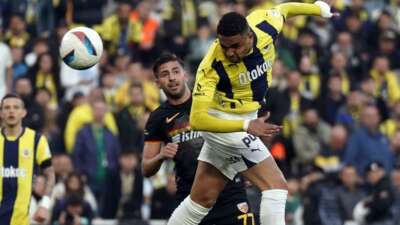 Trendyol Süper Lig: Fenerbahçe: 1 – Kayserispor: 1 (İlk yarı)