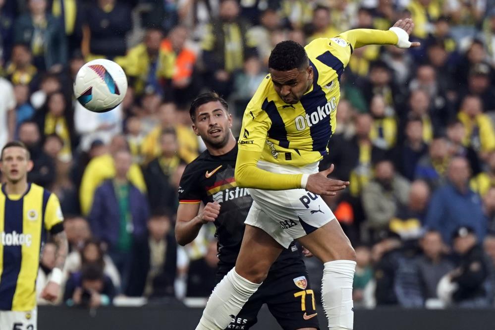 Trendyol Süper Lig: Fenerbahçe: 1 – Kayserispor: 1 (İlk yarı)