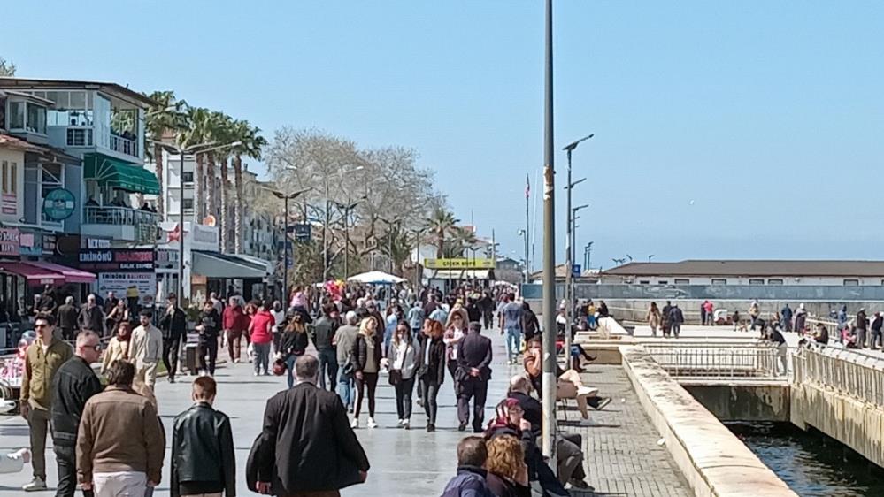 Bursa’da sıcak havayı gören sahillere koştu