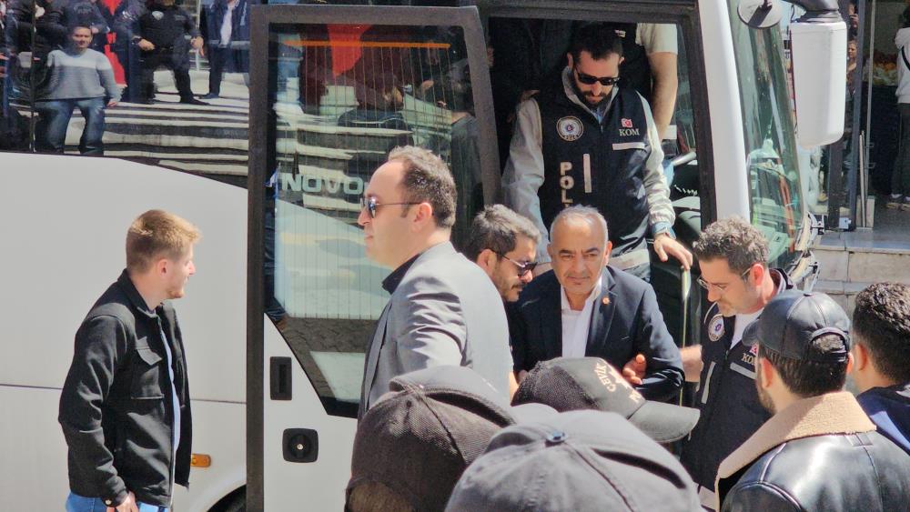 CHP’li eski belediye başkanı ‘usülsüzlük’ soruşturmasında adliyede