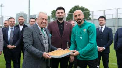 Başkan Özdemir’den şampiyon Bursaspor’a ziyaret