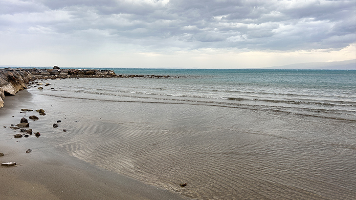 Hatay’da fırtına nedeniyle deniz 20 metre çekildi