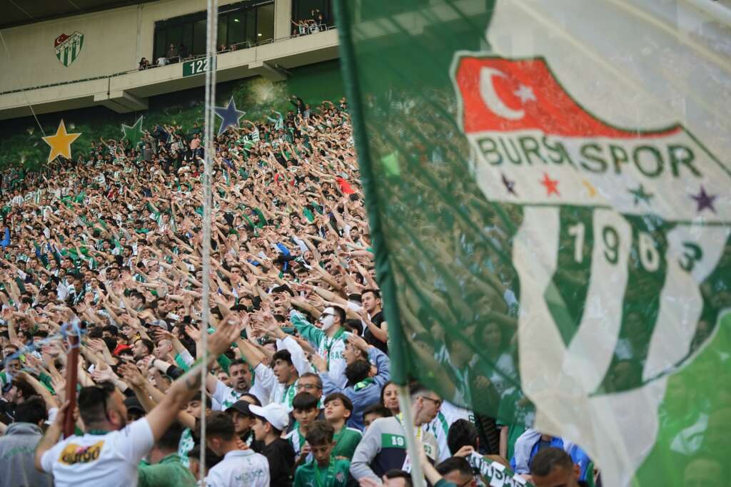 Şampiyon, taraftarının önünde… Fotoğraflarla Bursaspor – Bornova 1877 maçı