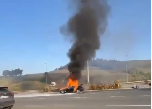 Bursa’da otomobil alevlere teslim oldu