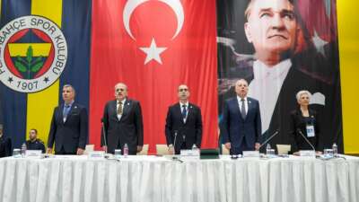 Ali Koç: “Görevin başındayız! Tezahüratla yönetim değişmez”