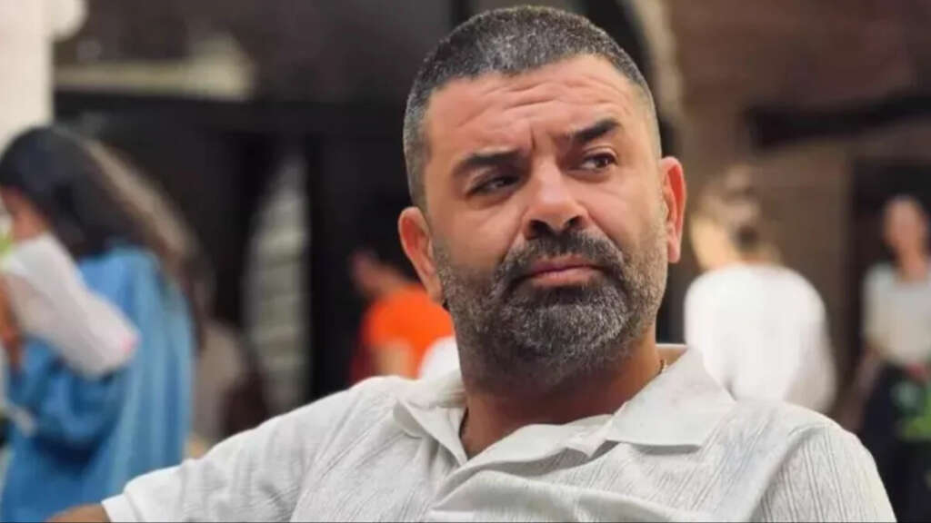 Ceyda Düvenci ile tek celsede boşanmıştı! Bülent Şakrak gönlünü genç tasarımcıya kaptırdı! Yaş farkı yine dikkat çekti