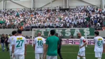 Bursaspor taraftarından ‘Şampiyon Bursa’ tezahüratı