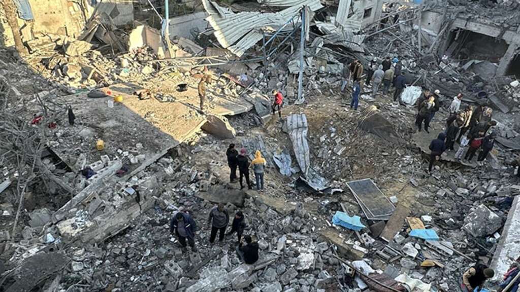 Gazze’de can kaybı 52 bin 365’e yükseldi