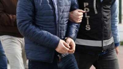 Eşini taciz ettiği iddia edilen şahsı silahla yaralayan koca tutuklandı