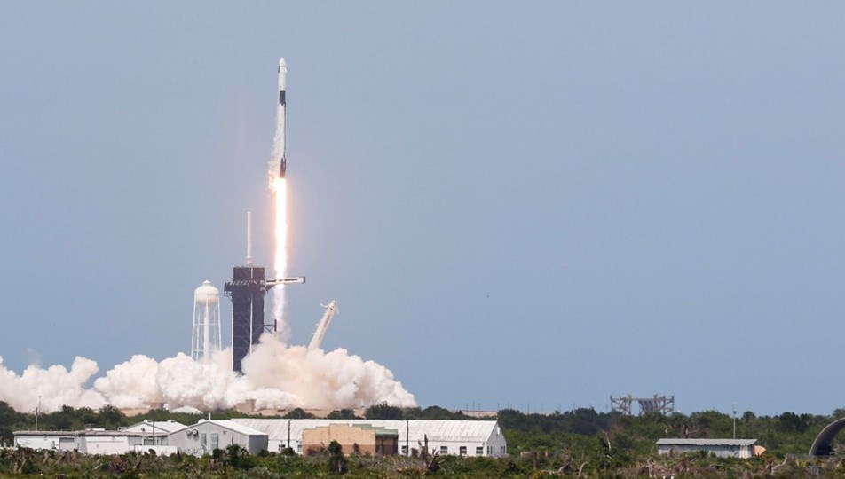 SpaceX, kutup yörüngesine ilk insanlı uzay uçuşunu gerçekleştirdi