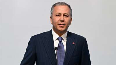 Yerlikaya: “Yakın koruma polislerimizin kameraları bantla kapatma gibi bir görevi yoktur”