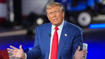 Trump’tan FED’e: “Yavaş hareket eden FED faizleri düşürmeli”