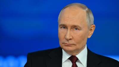 Putin’den Zelenskiy ile doğrudan görüşme sinyali