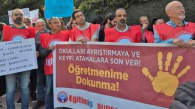 Eğitim-İş Bursa Şubesi, Bursa Anadolu Lisesi önünde