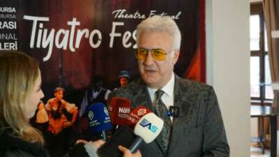 Tamer Karadağlı’dan Bursa Devlet Tiyatrosu’na övgü