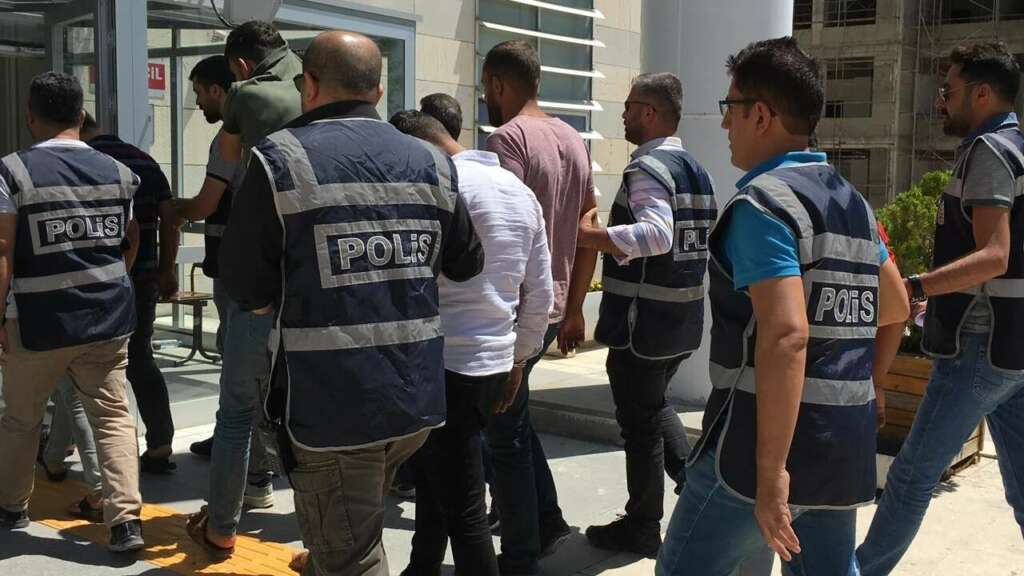 İstanbul merkezli 5 ilde çete operasyonu: 16 gözaltı İstanbul merkezli 5 ilde çete operasyonu: 16 gözaltı