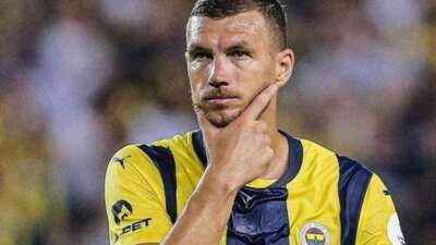 Fenerbahçe’nin tecrübeli golcüsü Edin Dzeko’dan göndermeli paylaşım!