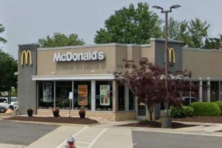 21 yaşından küçükler McDonald’s şubesine giremeyecek