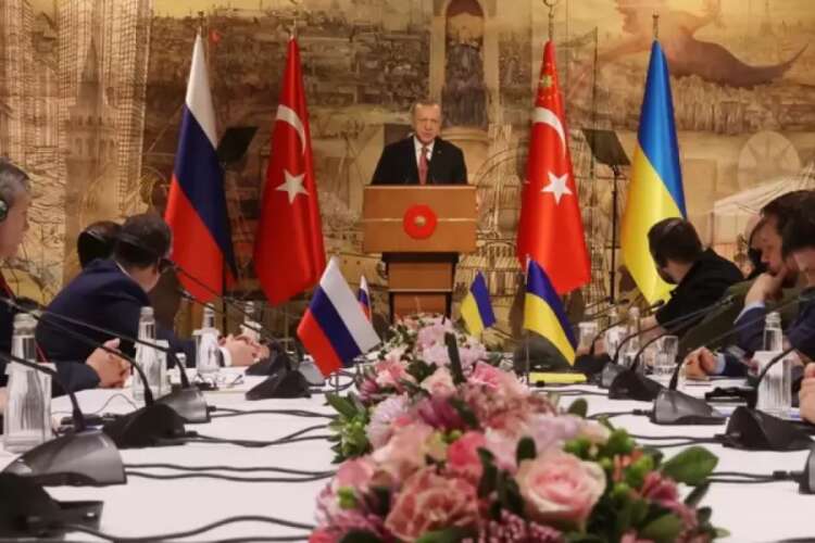 Dünyanın gözü bu zirvede! Rus heyeti İstanbul’a ulaştı