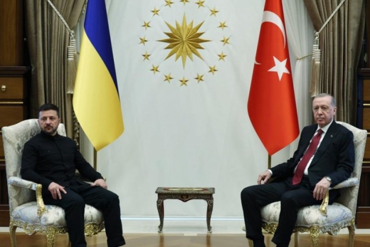 Zelenskiy Türkiye’de! Havalimanında Putin’e net mesaj: “Buradayım”