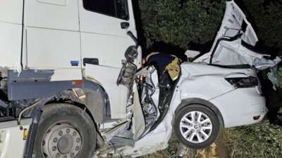 Bursa’da tır otomobili biçti: 1 ölü, 1 yaralı