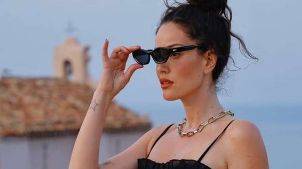 Pelin Akil New York pozlarıyla sosyal medyayı salladı