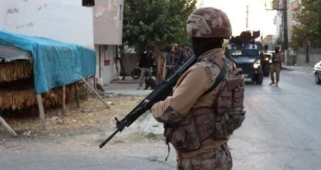 İzmir merkezli 4 ilde FETÖ operasyonu: 10 gözaltı