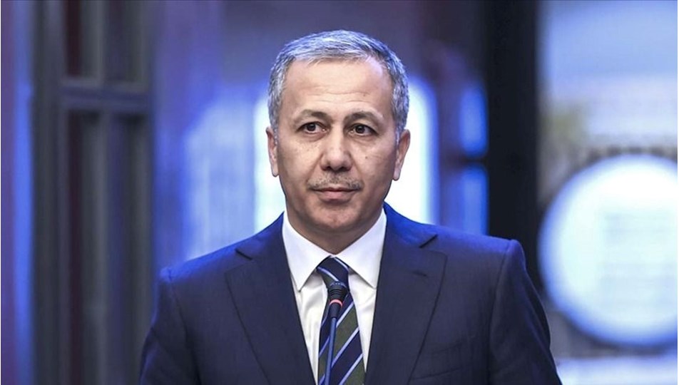 Yerlikaya: Provokatif paylaşım yapanlar, sanal devriyelerimiz tarafından titizlikle takip ediliyor Yerlikaya: Provokatif paylaşım yapanlar, sanal devriyelerimiz tarafından titizlikle takip ediliyor