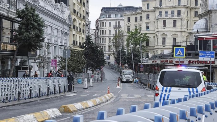 Taksim Meydanı ve İstiklal Caddesi’ne çıkan yollarda 1 Mayıs tedbirleri Taksim Meydanı ve İstiklal Caddesi’ne çıkan yollarda 1 Mayıs tedbirleri