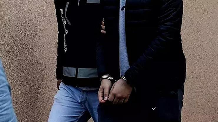 CHP Sesli yayın aracının önünde havaya ateş eden şahıslar gözaltına alındı CHP Sesli yayın aracının önünde havaya ateş eden şahıslar gözaltına alındı