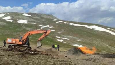 Doğalgaz boru hattında korkutan yangın