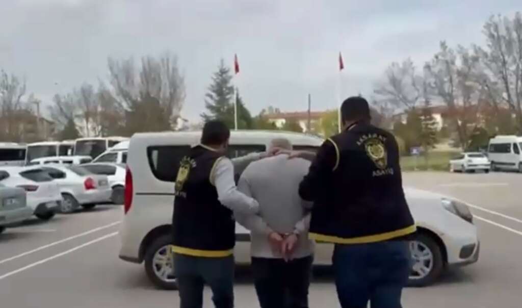 4 milyon liralık 7 ton ceviz çaldı, Polisten kaçamadı