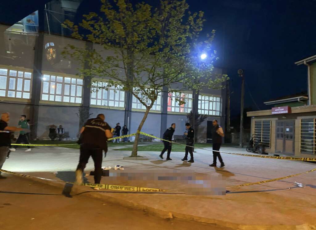 Küfürleşme kavgasında kan aktı: 15 yaşındaki çocuk, 17 yaşındaki çocuğu bıçakladı