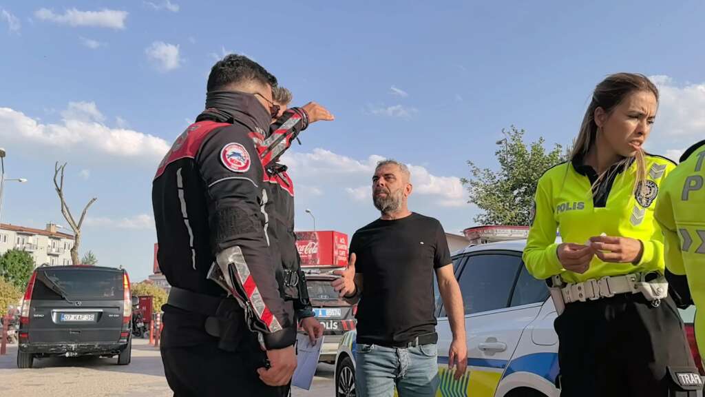 Bursa’da alkollü sürücü ile polis arasındaki ilginç diyalog kameraya yansıdı