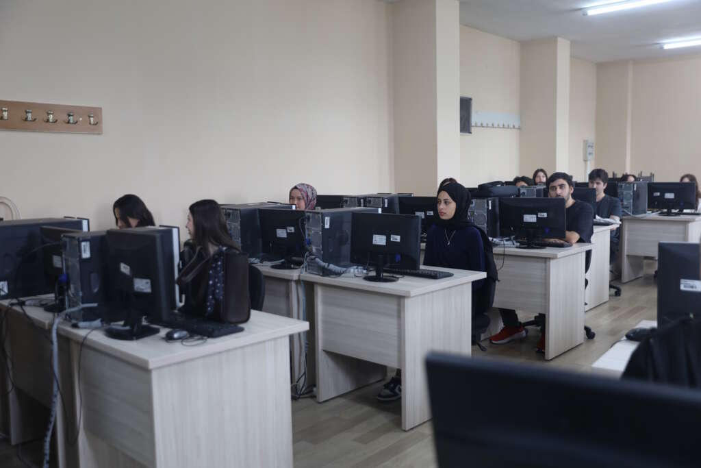 Büyükşehir’den üniversitelilerin gelişimine destek Büyükşehir’den üniversitelilerin gelişimine destek