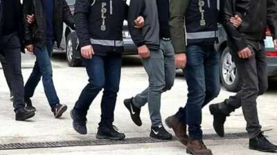 Bursa merkezli 25 ilde siber dolandırıcılara operasyon: 44 gözaltı