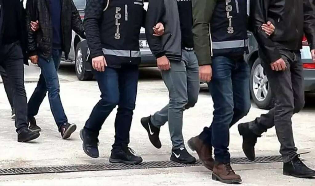 Bursa merkezli 25 ilde siber dolandırıcılara operasyon: 44 gözaltı