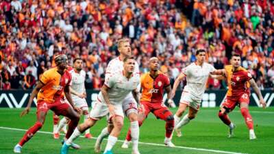 Lider Galatasaray, Sivasspor’u farklı geçti