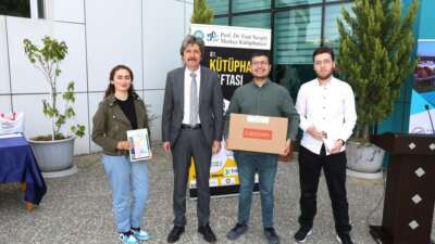 Uludağ Üniversitesi’nde kitap kurtları ödüllendirildi