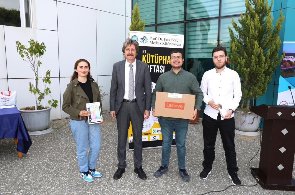 Uludağ Üniversitesi’nde kitap kurtları ödüllendirildi