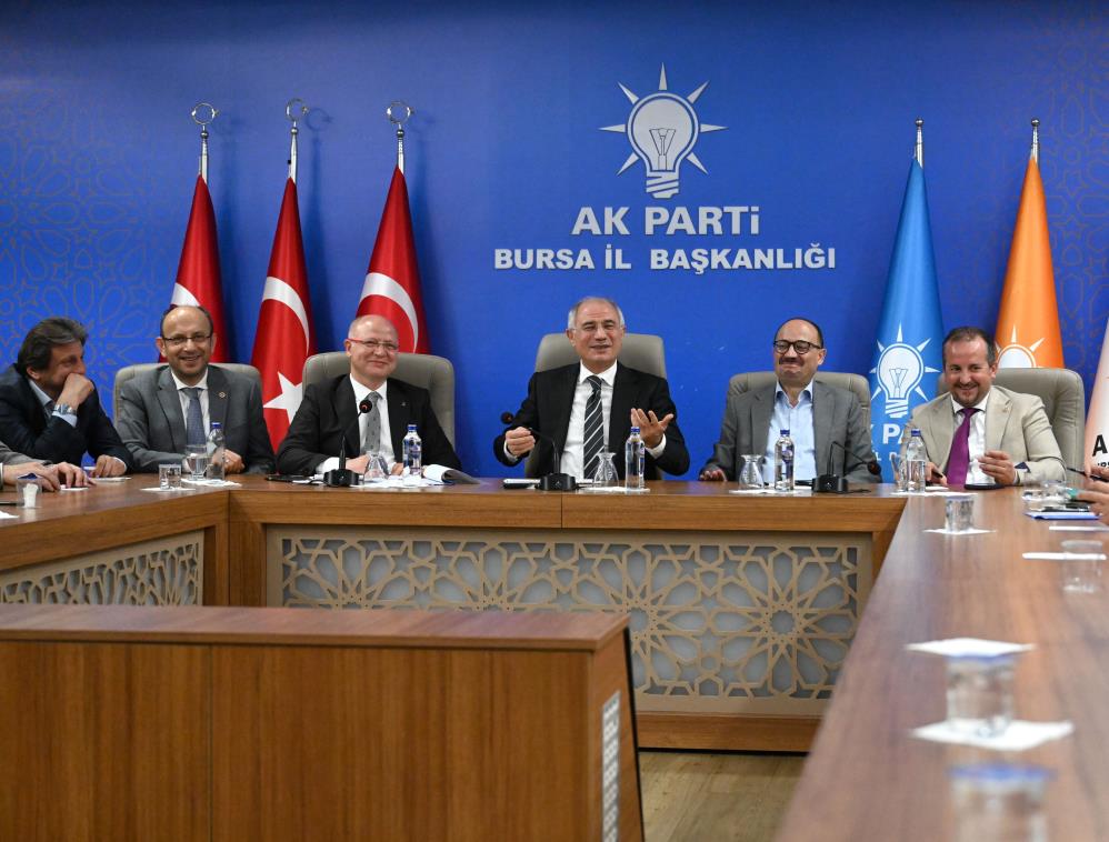 Ak Parti Genel Başkan Vekili Efkan Ala’dan Ak Parti Bursa’ya ziyaret